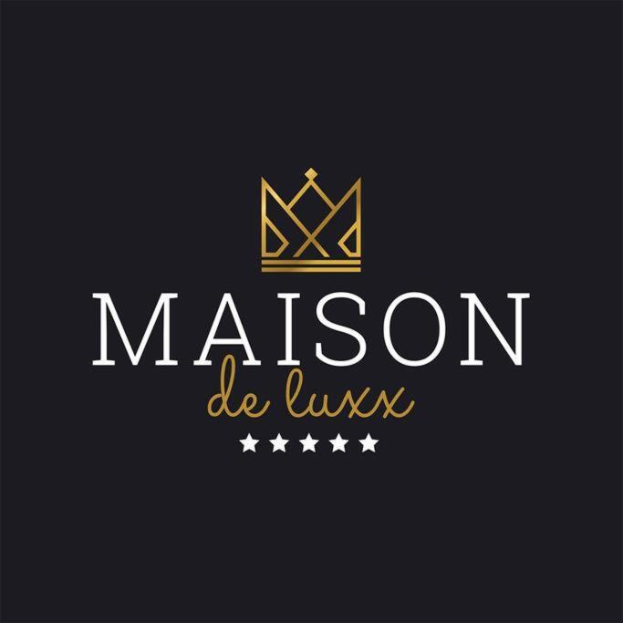 Maison De Luxx A3 Apartment Larissa Exterior photo